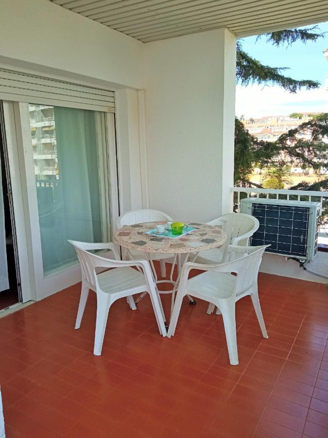 Apartamento Alessia Garden โยเรตเดมาร์ ภายนอก รูปภาพ