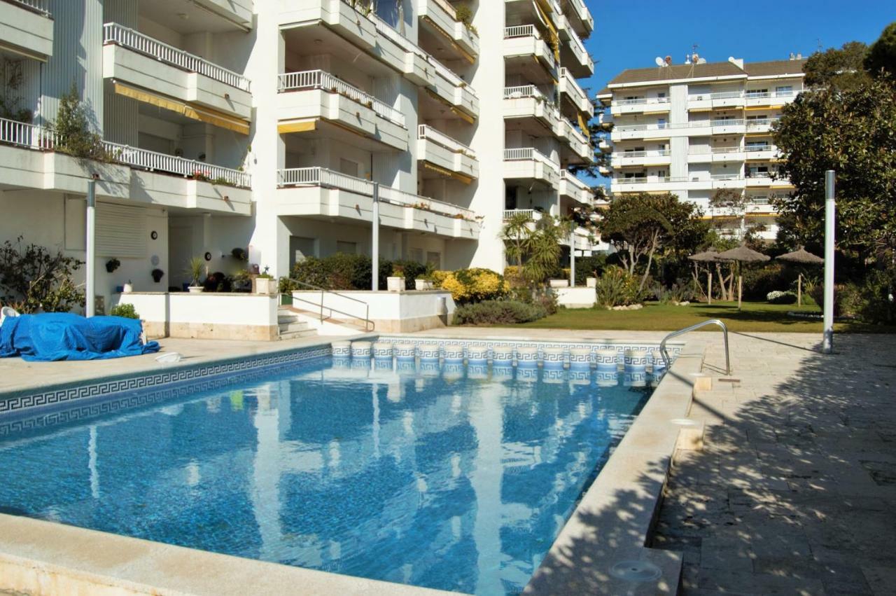 Apartamento Alessia Garden โยเรตเดมาร์ ภายนอก รูปภาพ