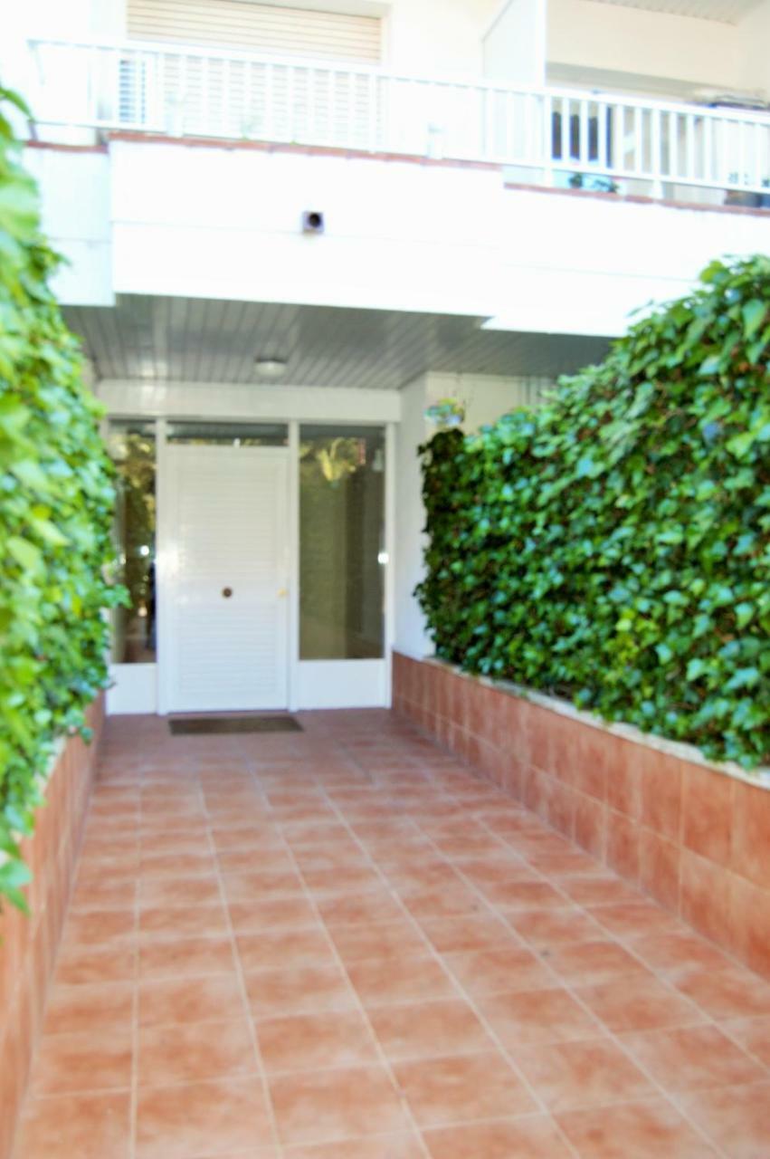 Apartamento Alessia Garden โยเรตเดมาร์ ภายนอก รูปภาพ